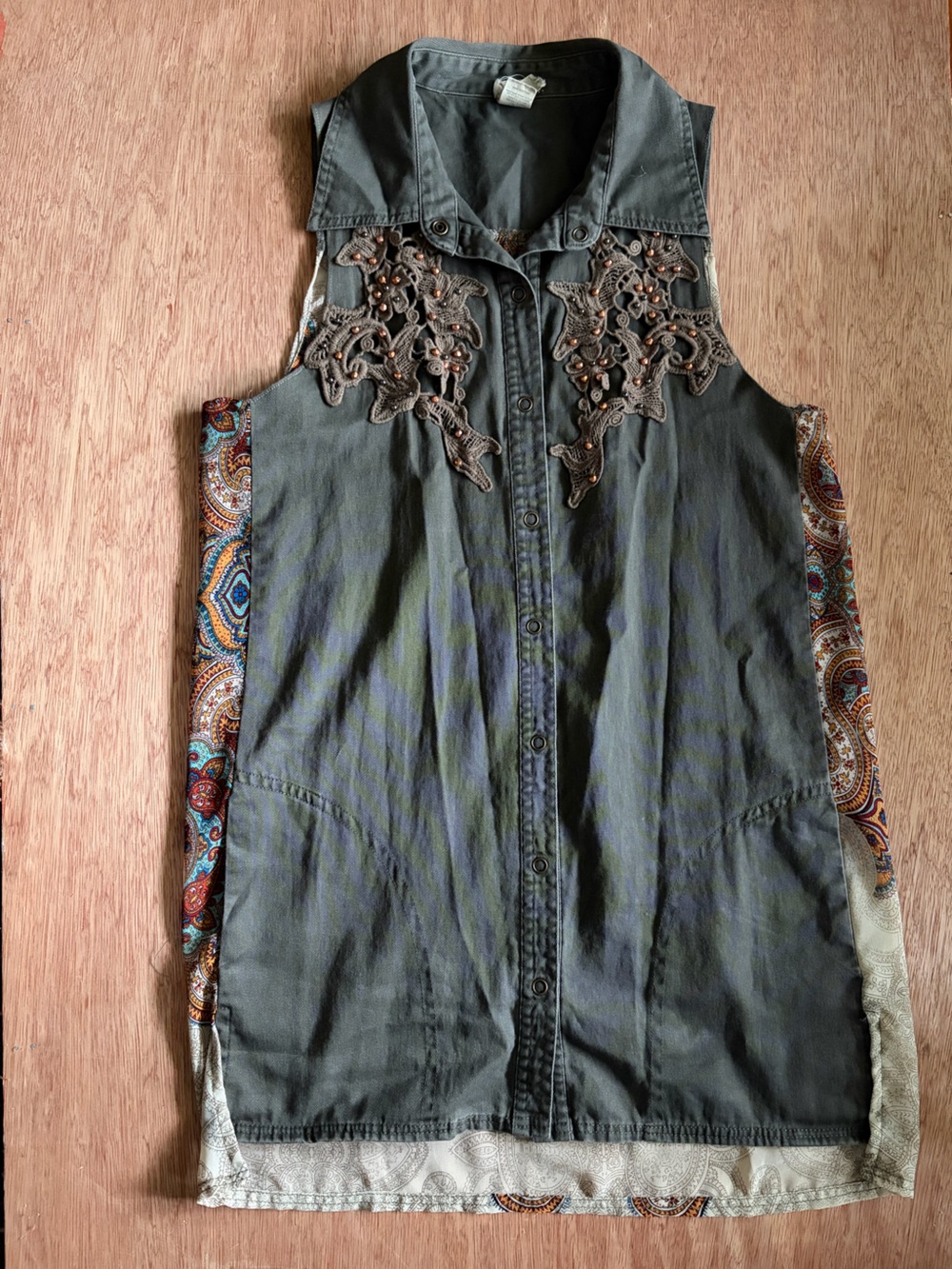 Gimmicks by BKE Y2K Olive Green Embroidered Sleeveless Vest Tunic Boho Size XS